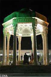 این خرقه كه من دارم در رهن شراب اولى