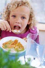 غذا خوردن کودکان