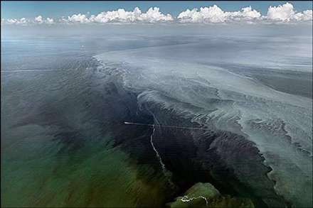 تصاوير هوايي از زيبايي‌هاي يک فاجعه زيستي!