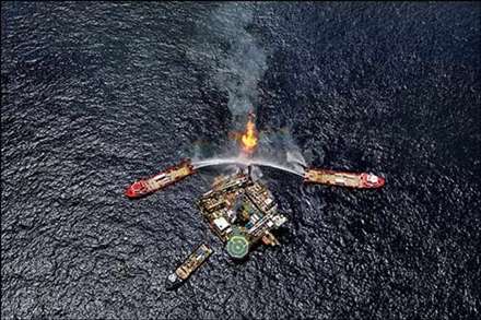 تصاوير هوايي از زيبايي‌هاي يک فاجعه زيستي!