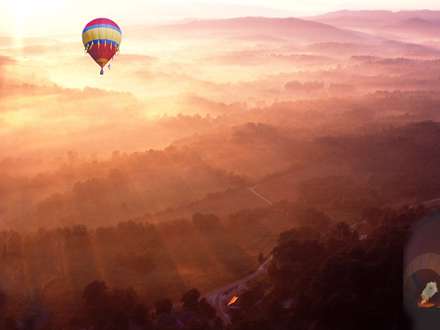 بالني در طلوع خورشيد
