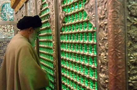 چهره مقام معظم رهبري