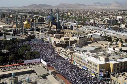 تصاوير هوايي از استقبال مردم قم از رهبر انقلاب