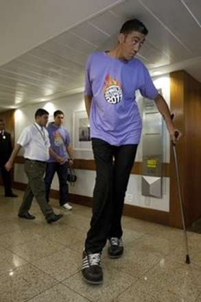 بلندترين مرد جهان