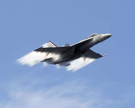 تصوير زيبا از جنگنده f-18 هورنت