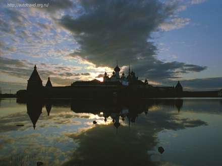 صومعه سولوتسكي در شب