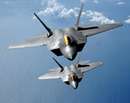 دو جنگنده F-22 Raptor  درحال پرواز