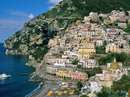 نماي زيبا از شهر ساحلي آمالفي (Amalfi) ايتاليا