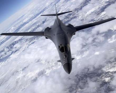 بمب افکن B-1B