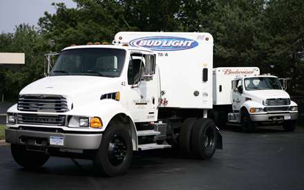 کاميون سفيد