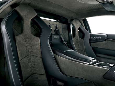 نماي صندلي ها و کنسول  اتومبيل لامبورگيني Reventon-2014