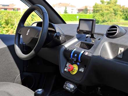 نماي فرمان و داشبرد اتومبيل Pininfarina-Nido_EV_2010