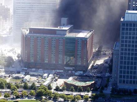 ريزش برج هاي دوقلو