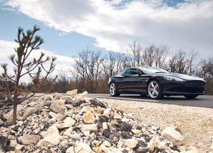 نماي اتومبيل استون مارتين DB9-2022