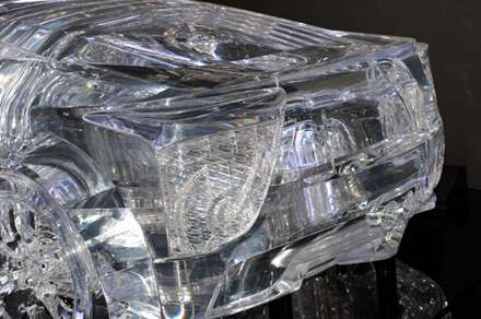 تصاويري از يک لکسوس کريستالي