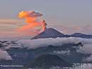 کوه آتشفشاني Semeru در اندونزي