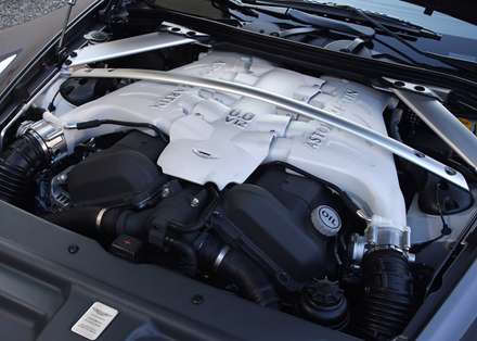 نماي موتور اتومبيل استون مارتين DBS -2033