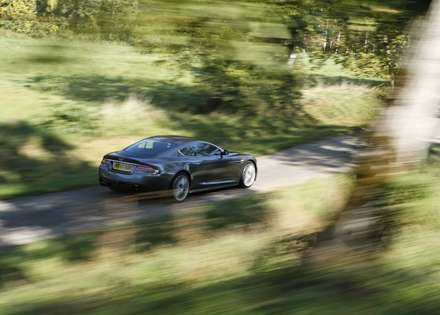 نماي سرعت اتومبيل استون مارتين DBS -2077