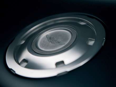 نماي مخزن سوخت اتومبيل استون مارتين سريع- Cocept-2033