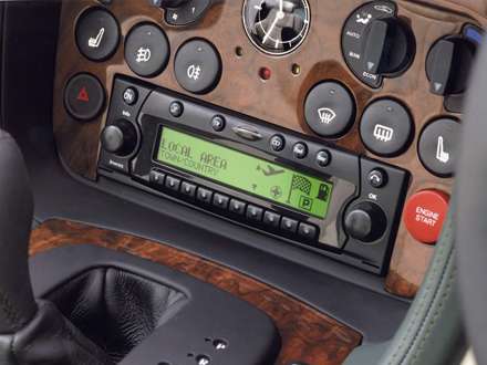 نماي  سيستم صوتي اتومبيل استون مارتين DB7-Vantage-2012