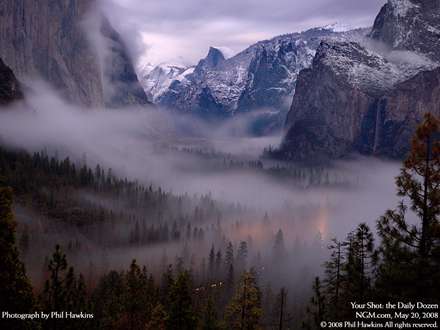 منظره طبيعي بسيار زيبا از يک دره سرسبز