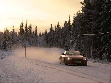 نماي اتومبيل استون مارتين V8-Vantage-2037