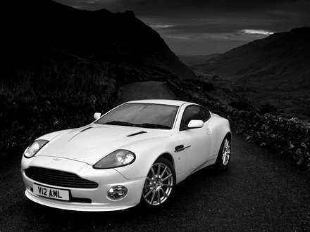 نماي  شتاب و سرعت اتومبيل استون مارتين Vanquish-S-V12-2004