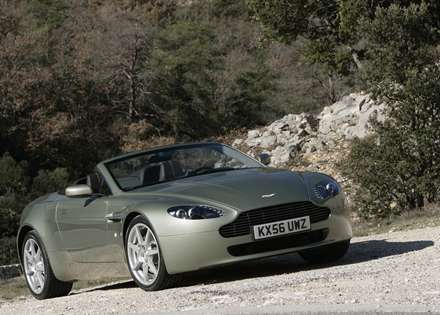 نماي اتومبيل استون مارتين V8- Vantage-رهنورد-2024