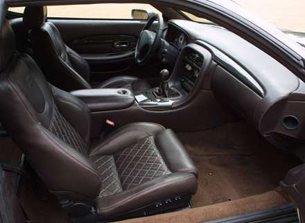 نماي  صندلي ها و داشبرد اتومبيل استون مارتين DB7 Vantage zagato-2016