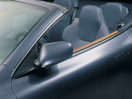 نماي آينه بغل و درب هاي  اتومبيل استون مارتين DB9- Volante