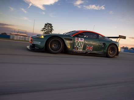 نماي  سرعت اتومبيل استون مارتين DBR9-2006