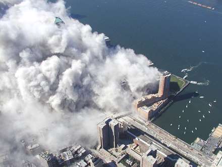 برج هاي دو قلو در حال سوختن