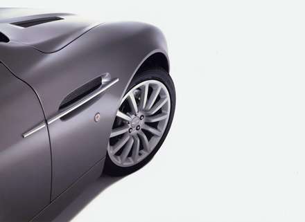 نماي بدنه و رينگ  اتومبيل استون مارتين V12-Vanquish-2027