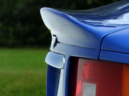 نماي  چراغ عقب اتومبيل استون مارتين DB7- GT-2011