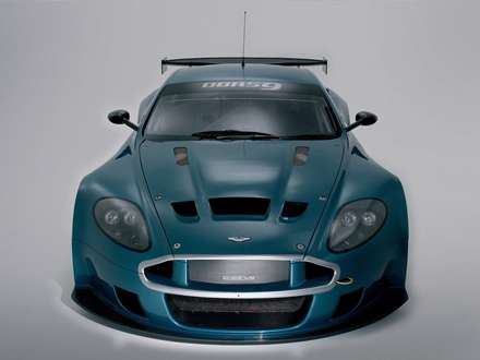 نماي کاپوت و سپر جلوي  اتومبيل استون مارتين DBRS9-2013