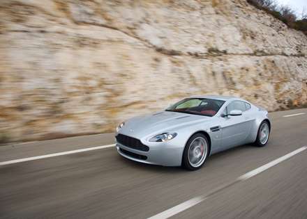 نماي سرعت اتومبيل استون مارتين V8- Vantage-2009