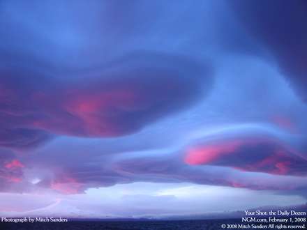 نماي دور از کوه آتشفشان Shishaldon