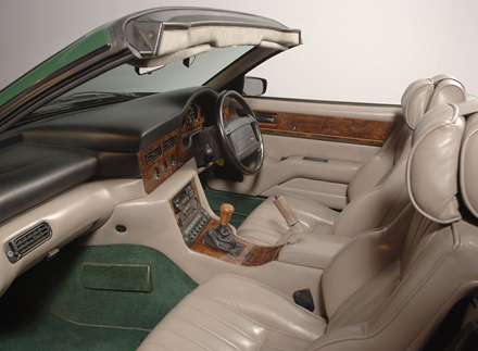 نماي  داشبرد و صندلي هاي اتومبيل استون مارتين  Volante-  Virage-1990-