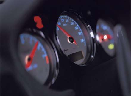 نماي داشبرد اتومبيل استون مارتين V12-Vanquish-2006