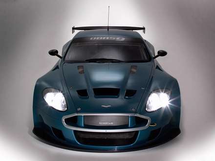 نماي کاپوت و سپر جلوي  اتومبيل استون مارتين DBRS9-2011