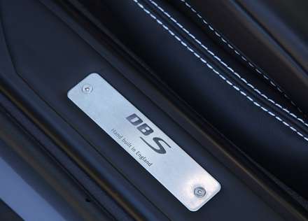 نماي آرم اتومبيل استون مارتين DBS -2086