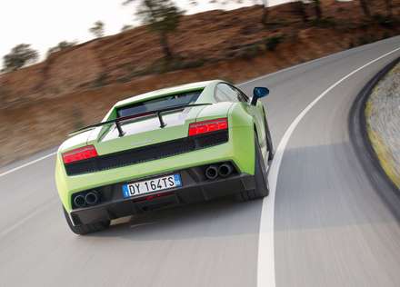 نماي سرعت اتومبيل Lamborghini-Gallardo_LP570-4_Superleggera_2011