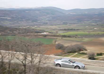 نماي سرعت  اتومبيل استون مارتين V8- Vantage-2028
