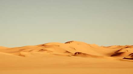 صحراي بي آب و علف