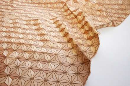 فرشي بافته شده از چوبي