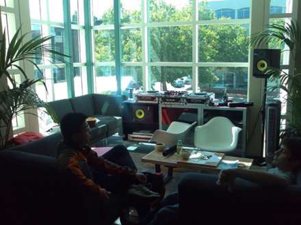 تصاوير محيط کاري شرکت فيس بوک