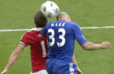 منچستريونايتد با غلبه بر چلسي در آستانه قهرماني قرار گرفت