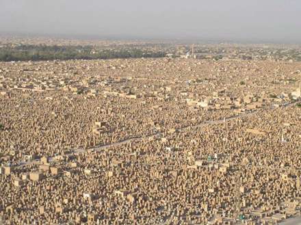 تصوير هوايي قبرستان وادي السلام