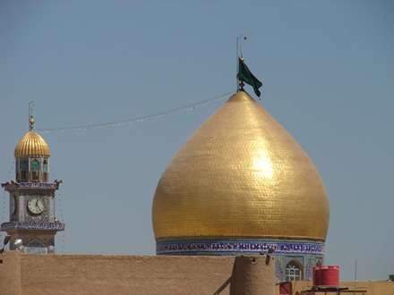 تصوير گنبد حرم حضرت مسلم بن عقيل عليه السلام در مسجد کوفه
