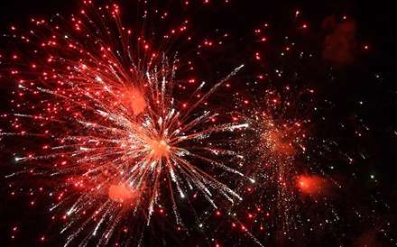 نورافشاني شب نيمه شعبان در برج ميلاد